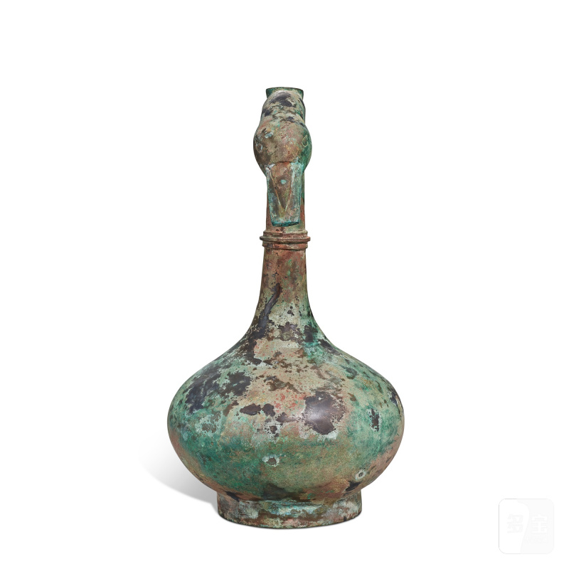 An archaic bronze 'goose' wine vessel, hu, Han dynasty | 漢 青銅鵝首壺 - 图3